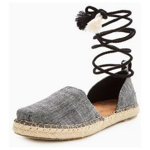 TOMS Black Chambray Lace Up Espadrilles Shoes - Picture 3 of 8